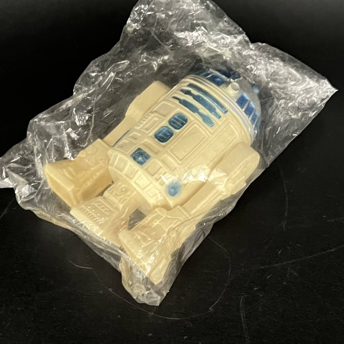銀行 貯金箱 富士銀行 スターウォーズ R2-D2 ソフビ 貴重未開封 銀行 貯金箱 富士銀行 スターウォーズ R2-D2 ソフビ 貴重未開封