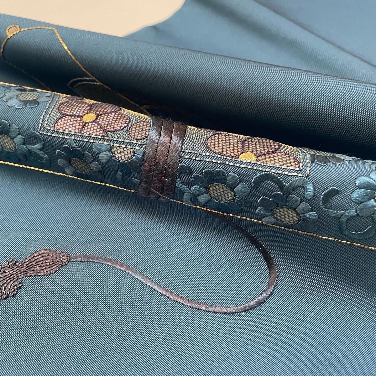 F599 開き名古屋帯 塩瀬 金駒刺繍 蘇州刺繍 螺鈿 金糸 巻物 正絹 F599 開き名古屋帯 塩瀬 金駒刺繍 蘇州刺繍 螺鈿 金糸 巻物 正絹