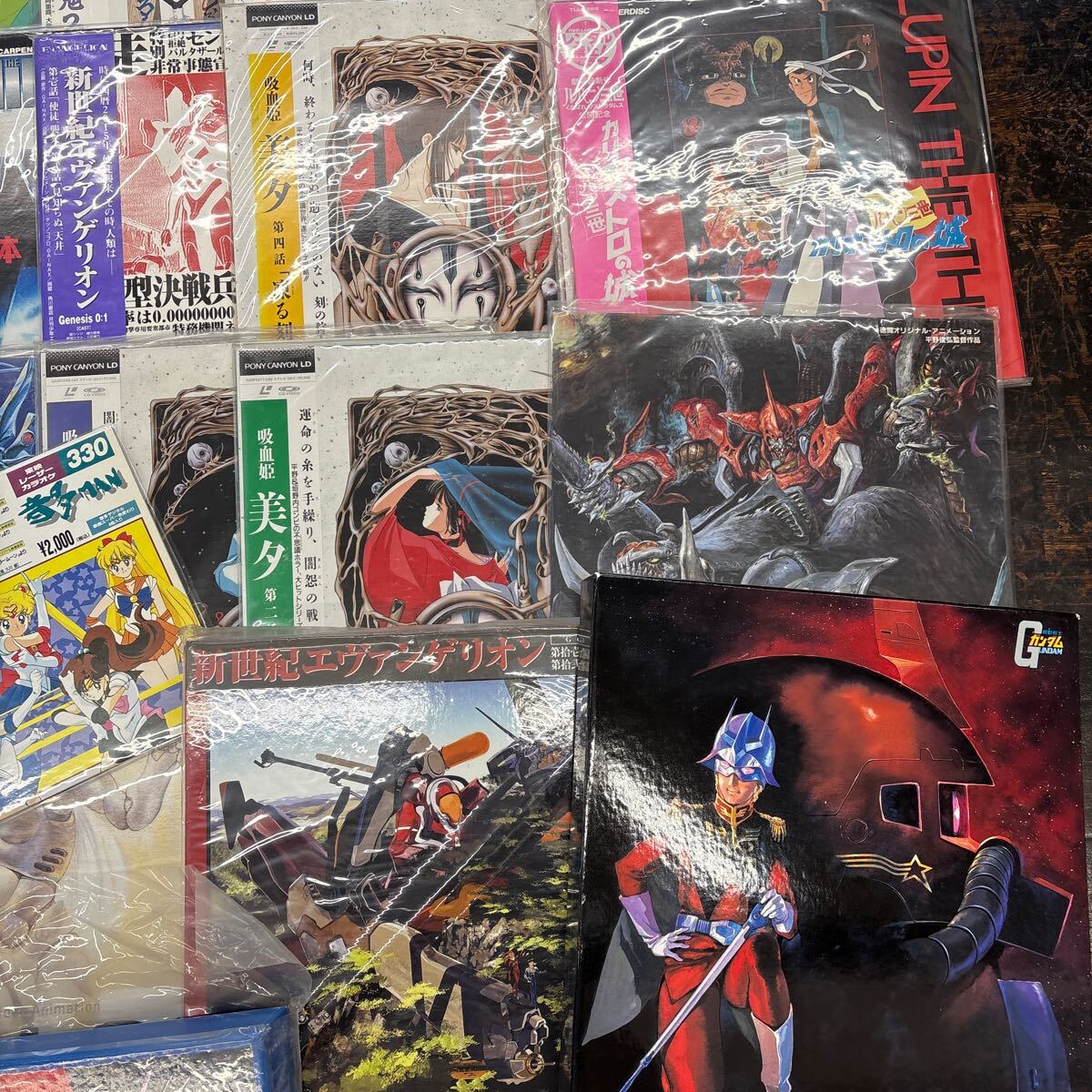 レーザーディスクまとめ売り Yahoo!オークション - レーザーディスク 大量まとめ 32個 天地