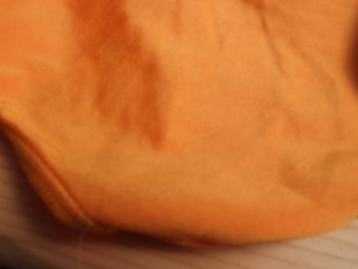 光で撮りにくいので暗く撮ってます。