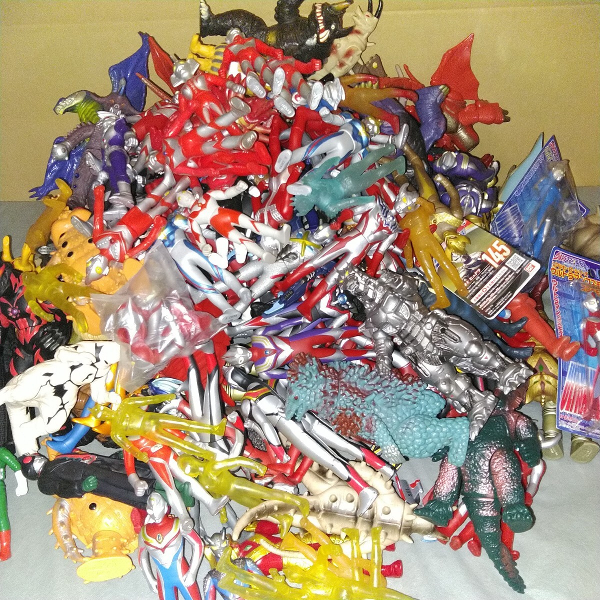 ウルトラマン 仮面ライダー 怪獣 等ソフビ フィギュア まとめ ウルトラマン 仮面ライダー 怪獣 等ソフビ フィギュア まとめ