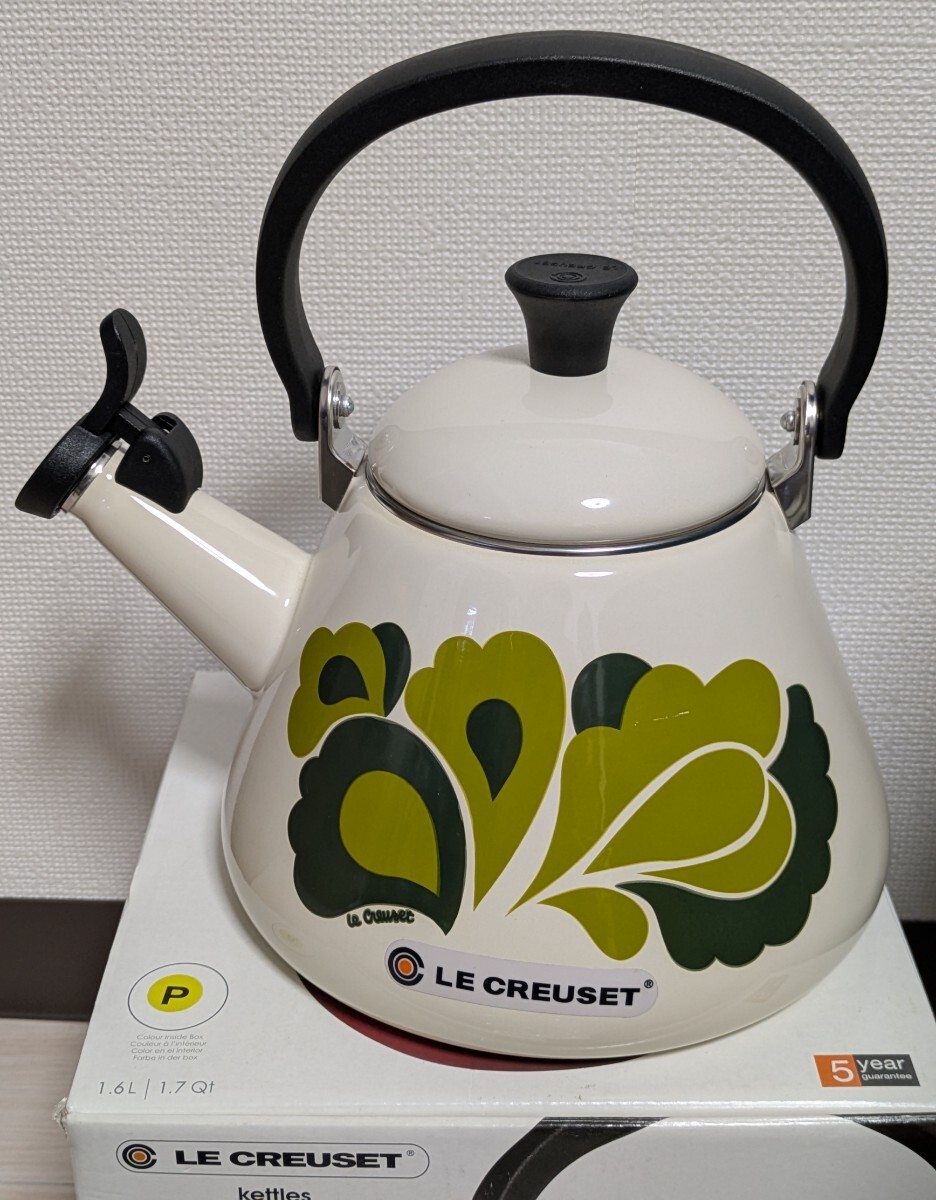 激レア★新品未使用品★ル・クルーゼ★ケトル★1.6L★ピーコック★やかん★キズ有 完売品☆廃盤☆新品未使用品☆ル・クルーゼ☆ケトル☆1.