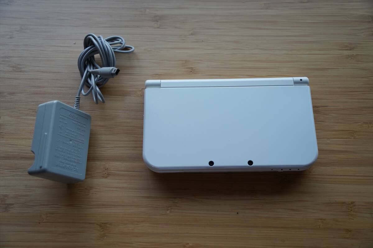 Newニンテンドー3DSLL 本体(ホワイト)・充電器 RED-001 初期化 Newニンテンドー3DSLL 本体(ホワイト)・充電器 RED-001 初期化