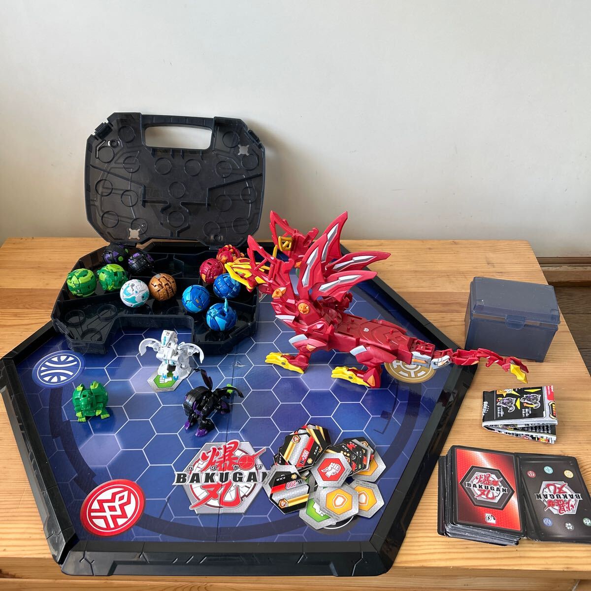 爆丸 バクガン BAKUGAN まとめて スタジアム カード ケース 爆丸 バクガン BAKUGAN まとめて スタジアム カード ケース