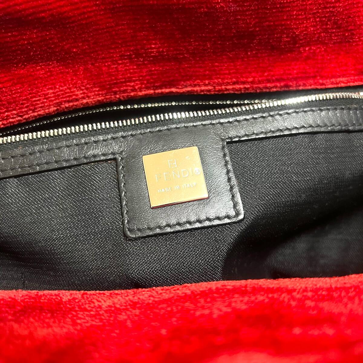 美品 FENDI フェンディ トートバッグ ハンドバッグ ベロア 赤 美品 FENDI フェンディ トートバッグ ハンドバッグ ベロア 赤