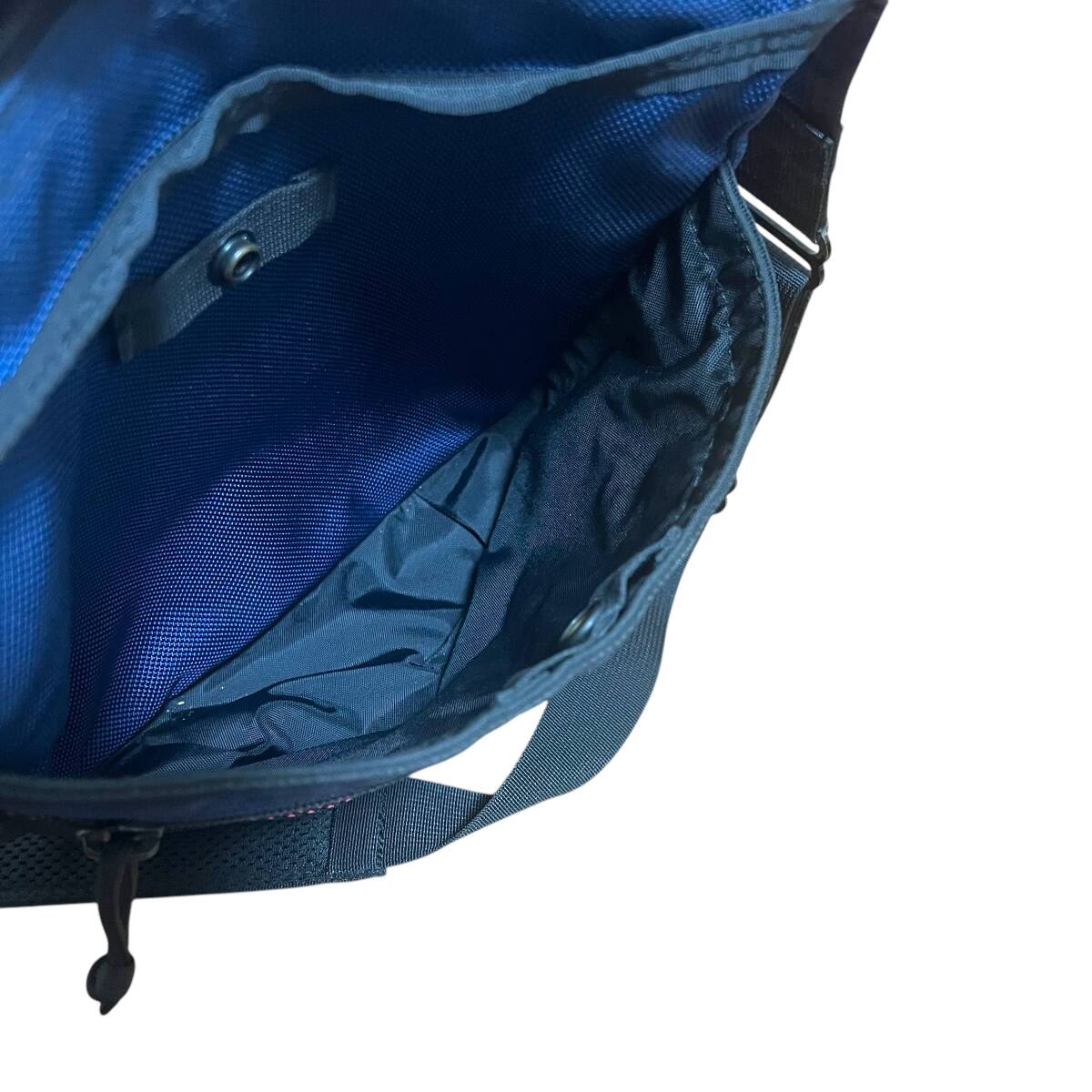 美品 BRIEFING ブリーフィング ショルダーバッグ DAY TRIPPER S 美品 BRIEFING ブリーフィング ショルダーバッグ DAY TRIPPER S