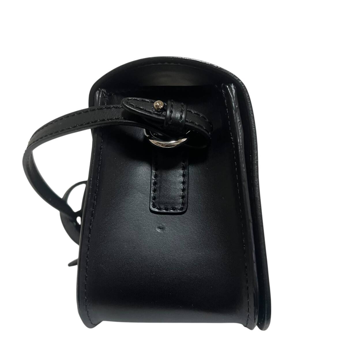 極美品 IACUCCI イアクッチ ショルダーバッグ レザー 黒 極美品 IACUCCI イアクッチ ショルダーバッグ レザー 黒