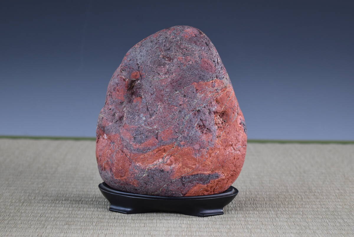 土岐石 4.5kg 台座付 箱付 岐阜県産 水石 鑑賞石 天然石 鉱石 土岐石 4.5kg 台座付 箱付 岐阜県産 水石 鑑賞石 天然石 鉱石