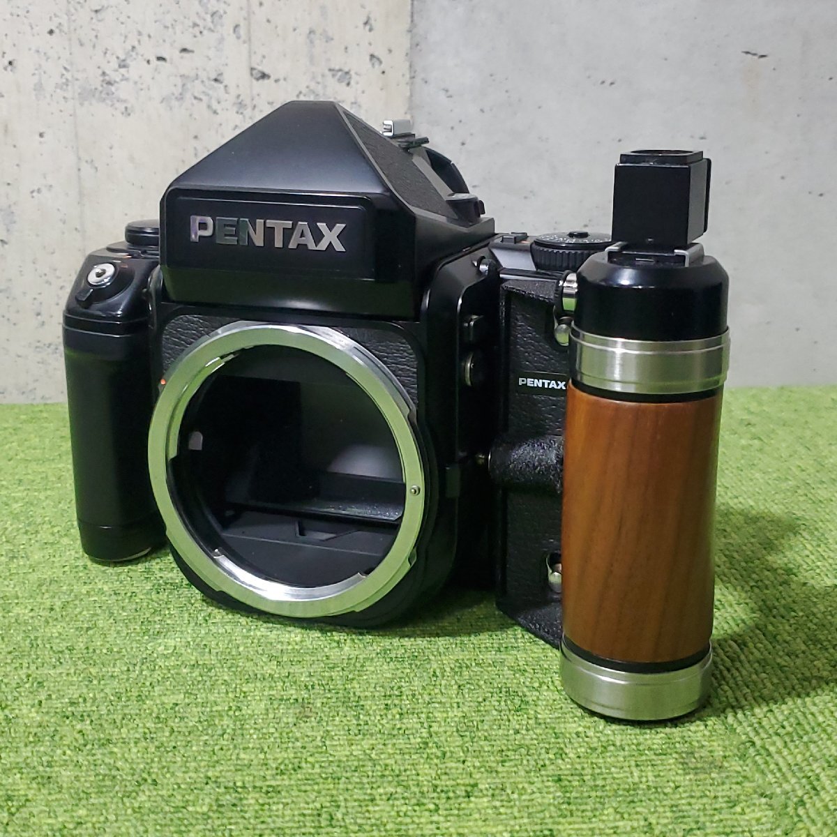 美品】PENTAX/ペンタックス PENTAX 67II AEプリズムファインダー 美品】PENTAX/ペンタックス PENTAX 67II AEプリズムファインダー