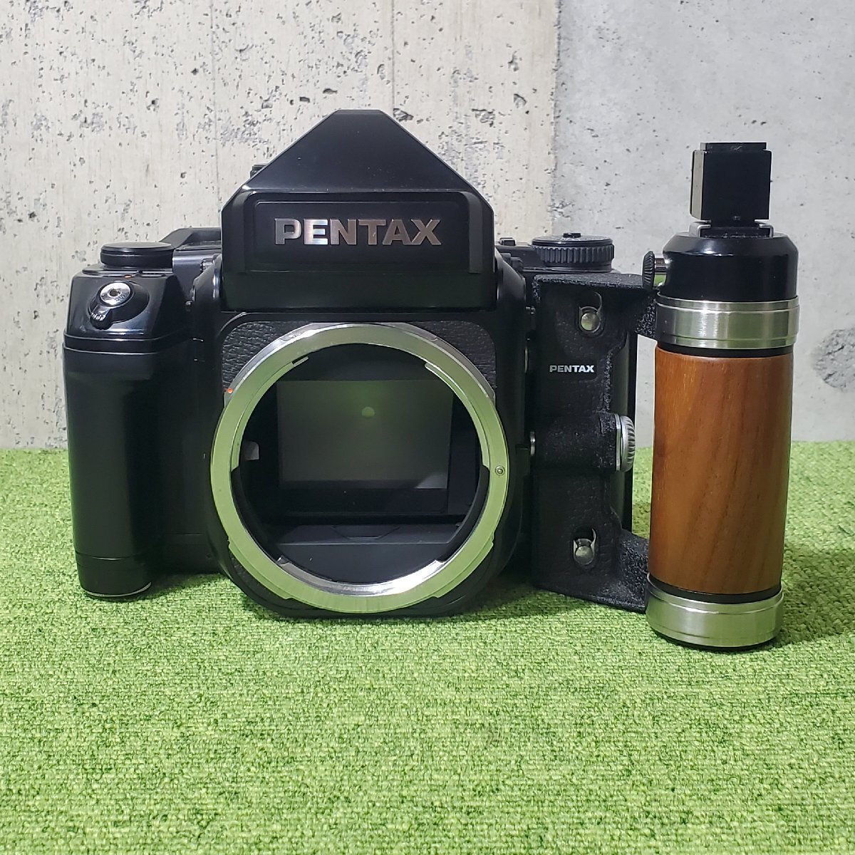 美品】PENTAX/ペンタックス PENTAX 67II AEプリズムファインダー 美品】PENTAX/ペンタックス PENTAX 67II AEプリズムファインダー
