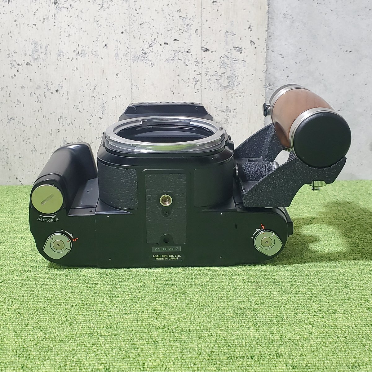 美品】PENTAX/ペンタックス PENTAX 67II AEプリズムファインダー 美品】PENTAX/ペンタックス PENTAX 67II AEプリズムファインダー