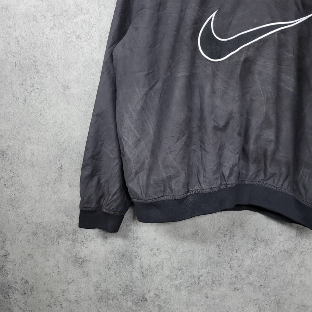 90s 古着 ナイキ NIKE 刺繍 ナイロンジャケット ブラック 90s 古着 ナイキ NIKE 刺繍 ナイロンジャケット ブラック