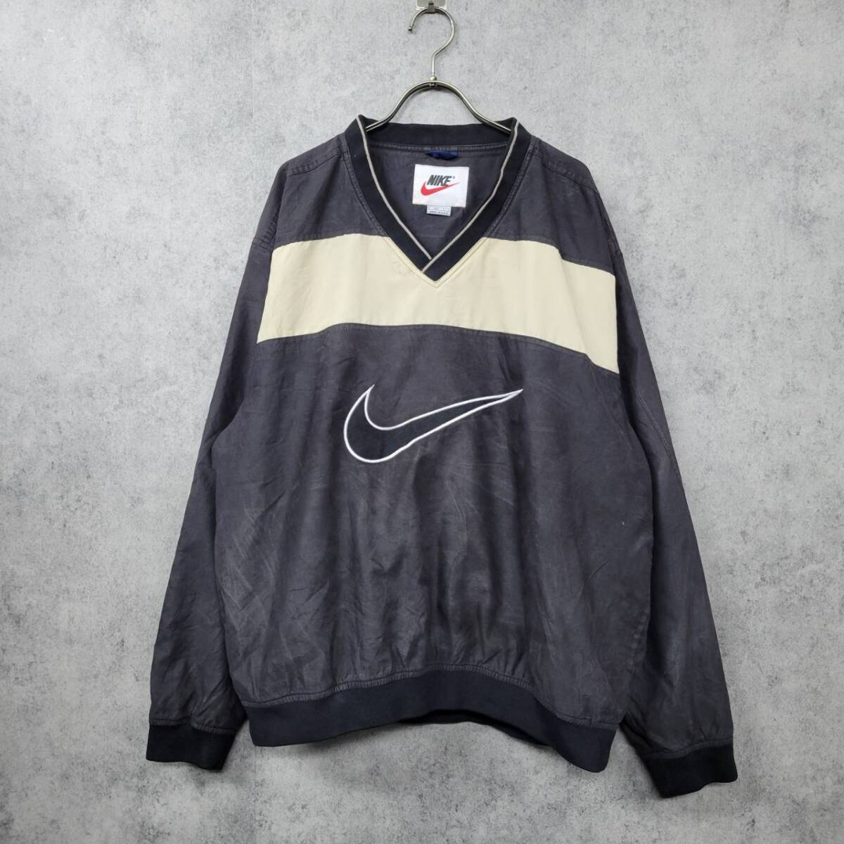 90s 古着 ナイキ NIKE 刺繍 ナイロンジャケット ブラック 90s 古着 ナイキ NIKE 刺繍 ナイロンジャケット ブラック
