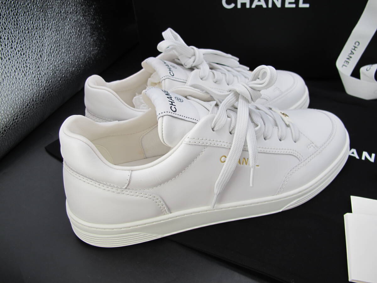 CHANEL シャネル ココマーク レザースニーカー 未使用 サイズ43 CHANEL シャネル ココマーク レザースニーカー 未使用 サイズ43