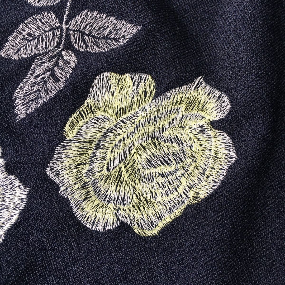 近年美品 LEONARD レオナール 美しい刺繍 サマーニット 近年美品 LEONARD レオナール 美しい刺繍 サマーニット