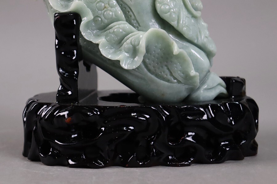 中国美術 本翡翠 彫刻 白菜 置物 台付 重1702g 天然石 鑑賞石 中国美術 本翡翠 彫刻 白菜 置物 台付 重1702g 天然石 鑑賞石