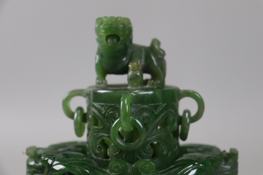 中国古玩 碧玉石 彫刻 獅子蓋遊環付香炉 唐木台付 置物 箱付 中国古玩 碧玉石 彫刻 獅子蓋遊環付香炉 唐木台付 置物 箱付