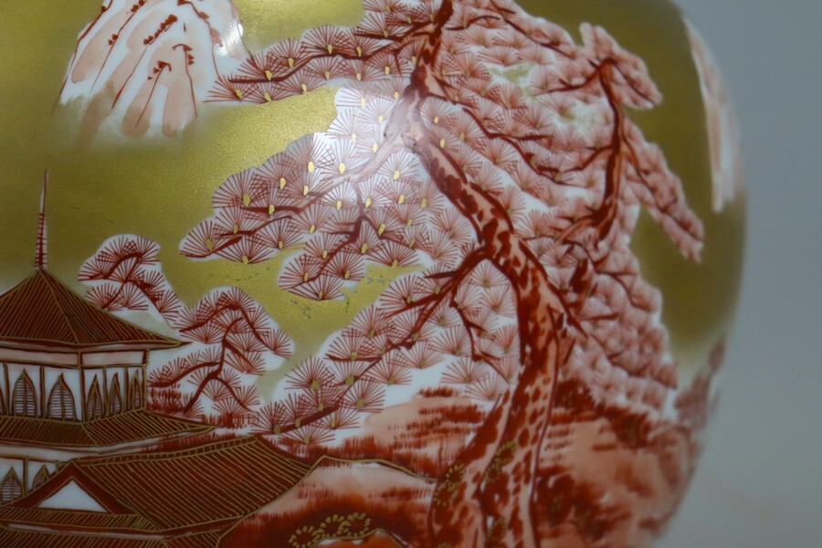 九谷焼 福島武山作 金彩赤絵山水風景図花瓶 高30,5cm 置物 壷 九谷焼 福島武山作 金彩赤絵山水風景図花瓶 高30,5cm 置物 壷