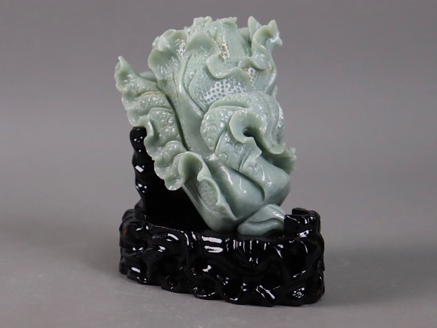中国美術 本翡翠 彫刻 白菜 置物 台付 重1702g 天然石 鑑賞石 中国美術 本翡翠 彫刻 白菜 置物 台付 重1702g 天然石 鑑賞石