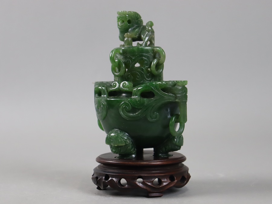 中国古玩 碧玉石 彫刻 獅子蓋遊環付香炉 唐木台付 置物 箱付 中国古玩 碧玉石 彫刻 獅子蓋遊環付香炉 唐木台付 置物 箱付