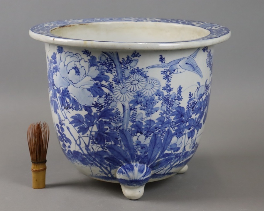 時代物 染付 三足 花鳥文 植木鉢 高27,5cm 直径34cm 蘭鉢 盆栽鉢 時代物 染付 三足 花鳥文 植木鉢 高27,5cm 直径34cm 蘭鉢 盆栽鉢