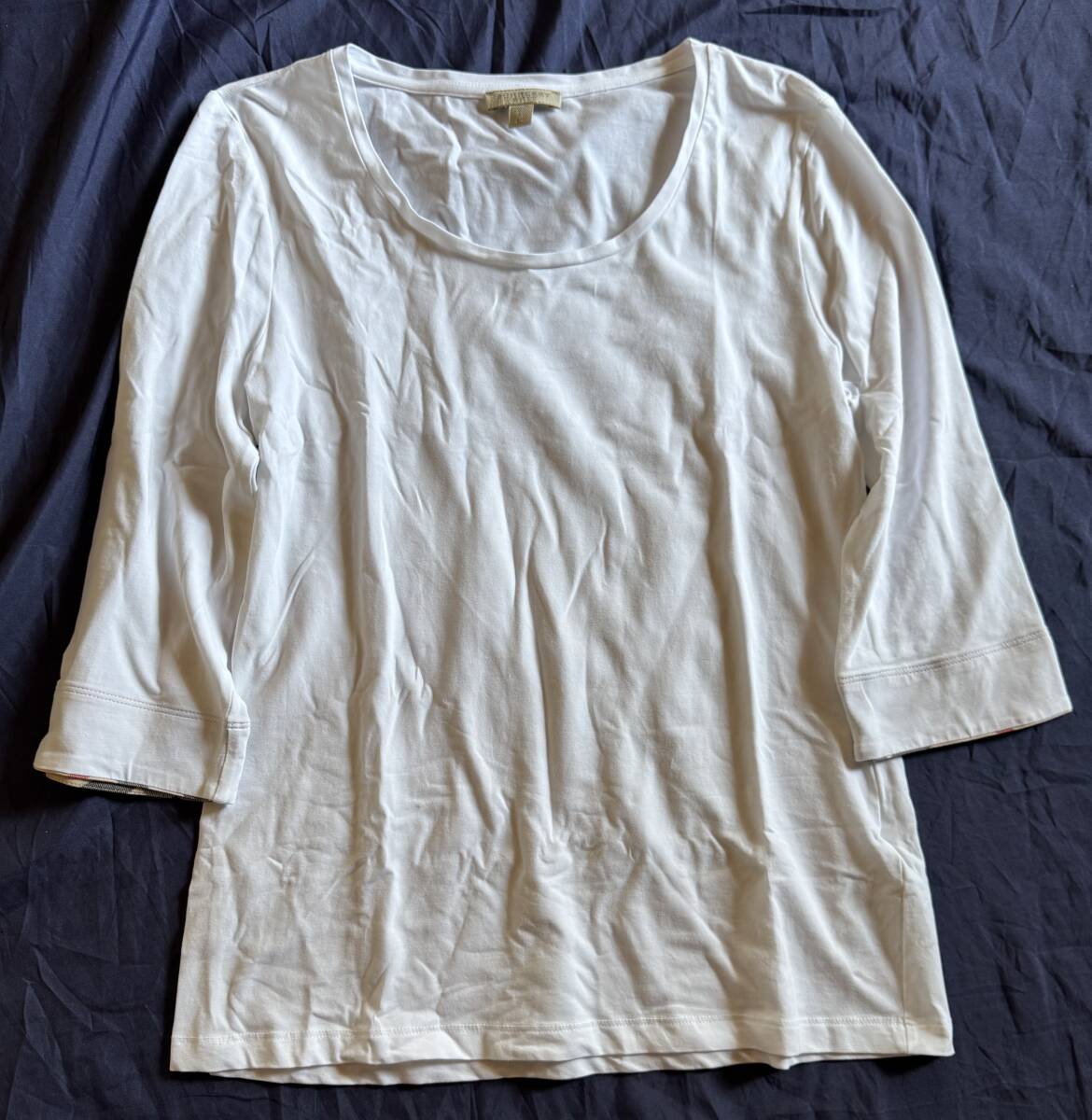 バーバリーブリット Tシャツ L 白 シンプル ノバチェック 高級 バーバリーブリット Tシャツ L 白 シンプル ノバチェック 高級