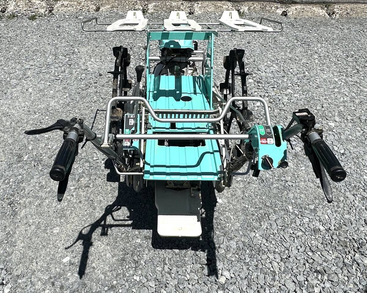 みのる2条歩行田植え機一式すべてです。手動種まき機、専用枠