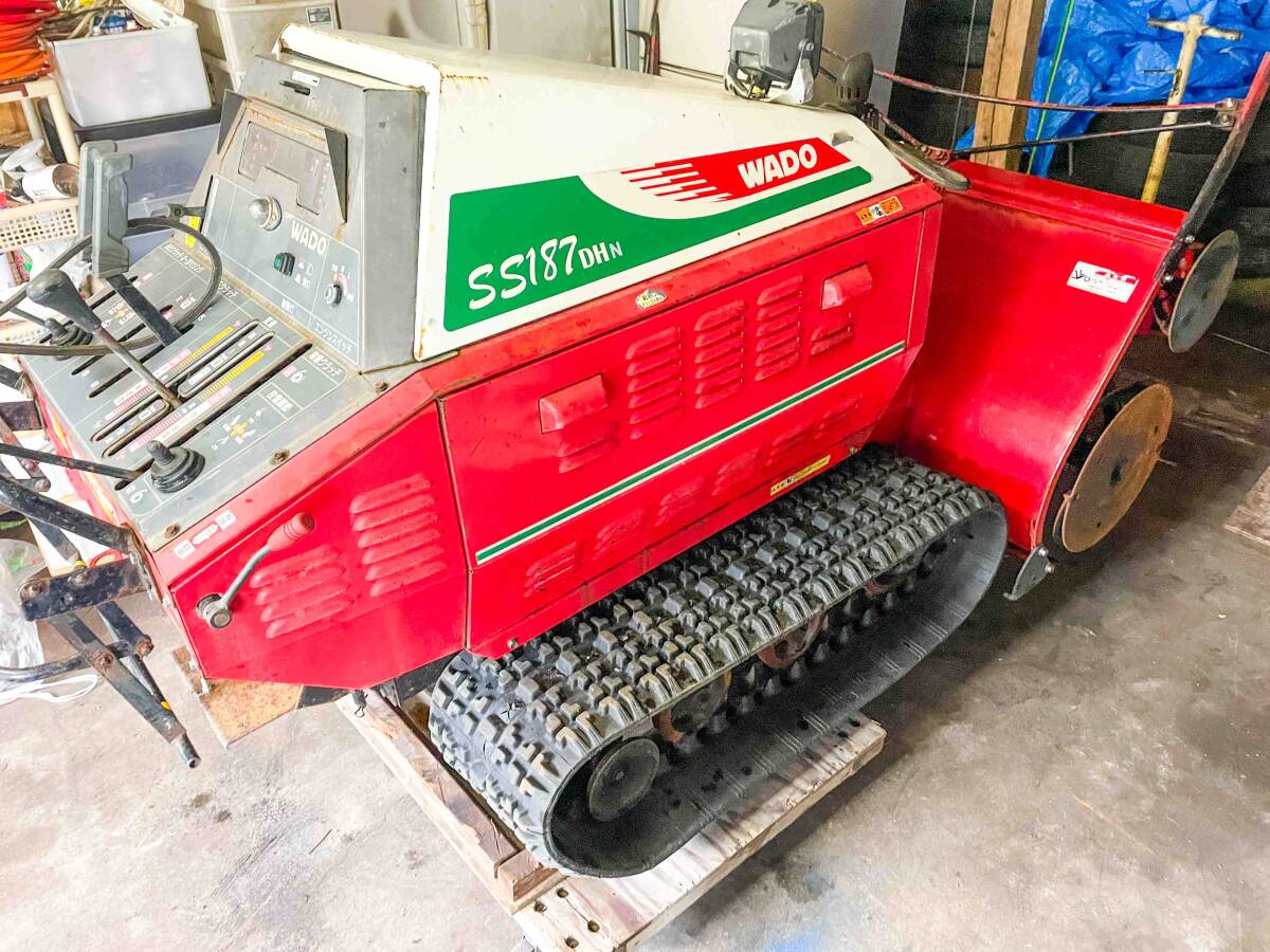 大型ディーゼル 2段オーガ 18馬力 WADO SS187DHN 除雪機 大型ディーゼル 2段オーガ 18馬力 WADO SS187DHN 除雪機