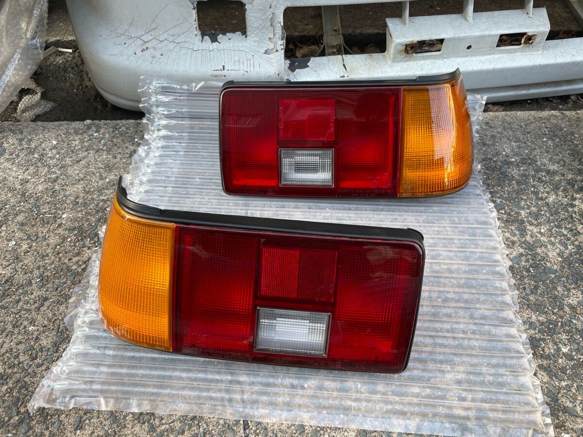 トヨタ純正部品 AE86 前期 テールランプ 左右セット テール トヨタ純正部品 AE86 前期 テールランプ 左右セット テール