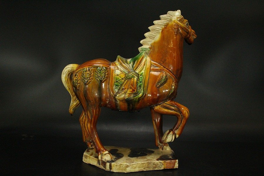 銀閣】中国美術 唐三彩 馬 置物 高31.8cm 旧家蔵出 送料無料 銀閣】中国美術 唐三彩 馬 置物 高31.8cm 旧家蔵出 送料無料
