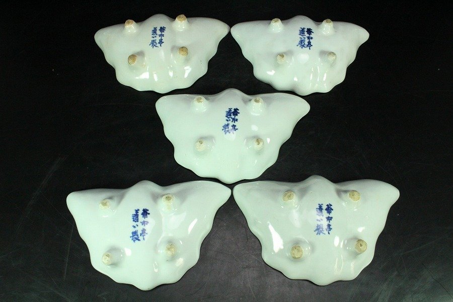 金閣】古染付 古 青華 蝶形 器 五客 華中亭道八製 向付 懐石 金閣】古染付 古 青華 蝶形 器 五客 華中亭道八製 向付 懐石