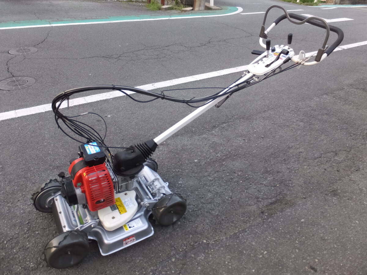 良品格安 自走式斜面刈草刈機 スパイダーモアー SP851 刈刃新品 良品格安 自走式斜面刈草刈機 スパイダーモアー SP851 刈刃新品
