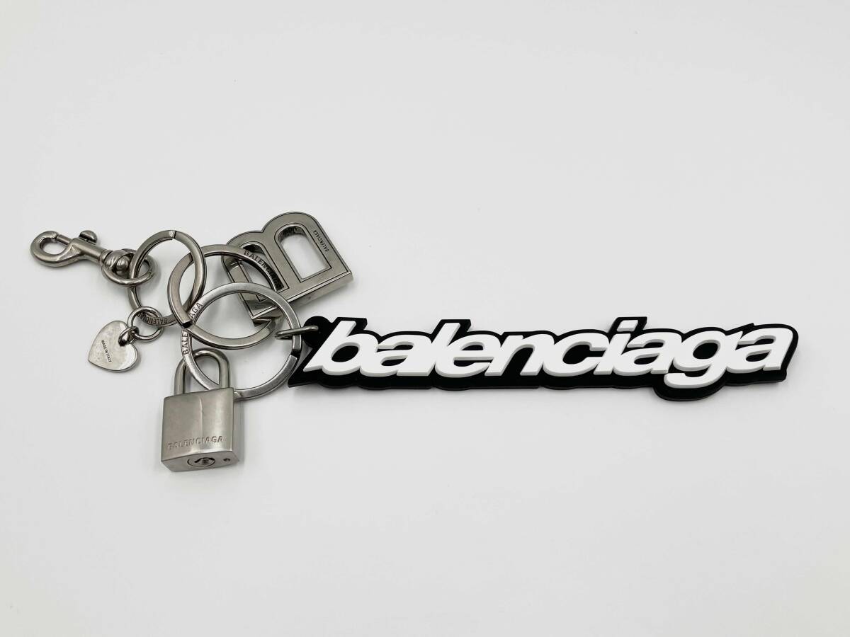 美品】 BALENCIAGA KITチャーム キーリング キーホルダー キー 美品】 BALENCIAGA KITチャーム キーリング キーホルダー キー