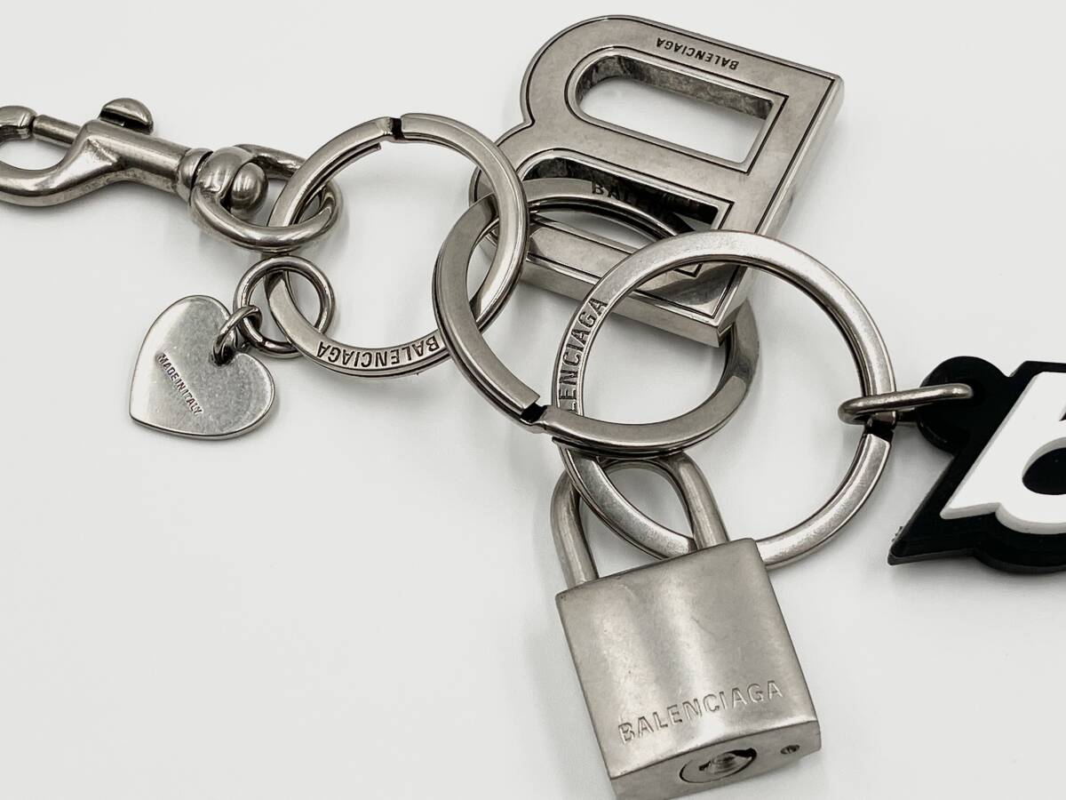 美品】 BALENCIAGA KITチャーム キーリング キーホルダー キー 美品】 BALENCIAGA KITチャーム キーリング キーホルダー キー