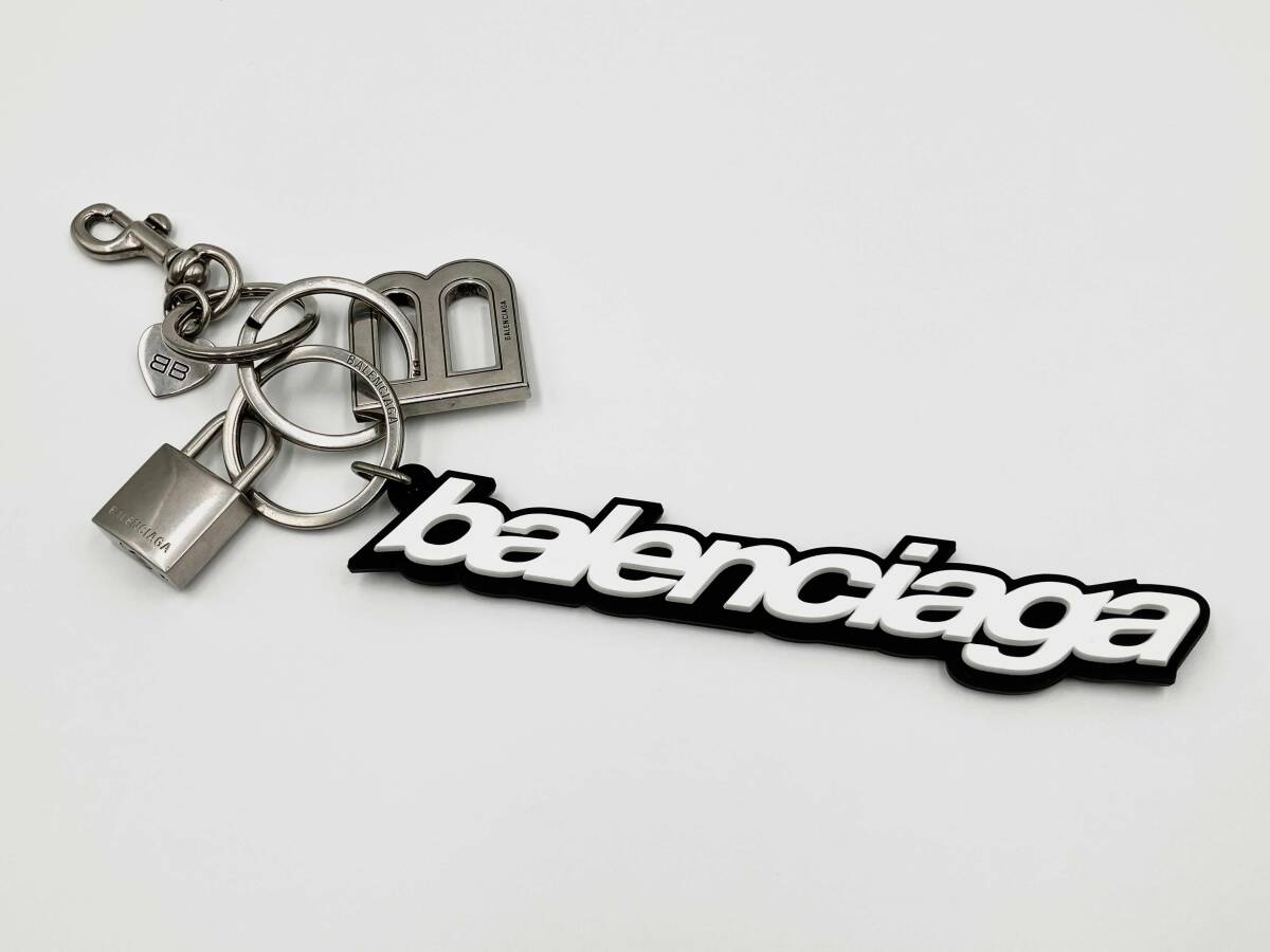 美品】 BALENCIAGA KITチャーム キーリング キーホルダー キー 美品】 BALENCIAGA KITチャーム キーリング キーホルダー キー