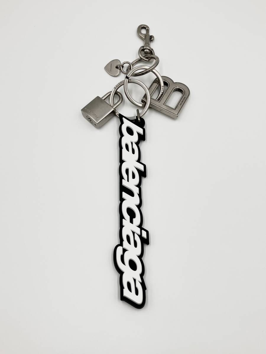 美品】 BALENCIAGA KITチャーム キーリング キーホルダー キー 美品】 BALENCIAGA KITチャーム キーリング キーホルダー キー