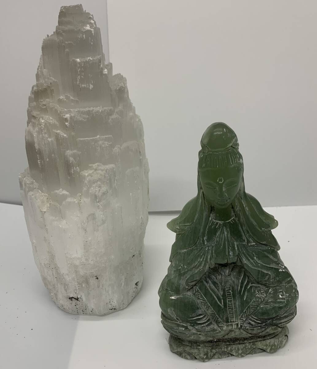 2929 翡翠? 仏図香炉 天然石 唐物骨董 観音 菩薩 仏教美術 水晶 2929 翡翠? 仏図香炉 天然石 唐物骨董 観音 菩薩 仏教美術 水晶