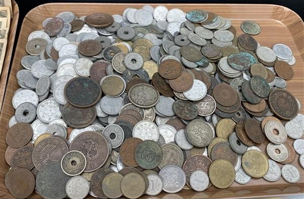 3048 古銭 おまとめ 無選別 総重量約3554g 貨幣 硬貨 札 希少 3048 古銭 おまとめ 無選別 総重量約3554g 貨幣 硬貨 札 希少