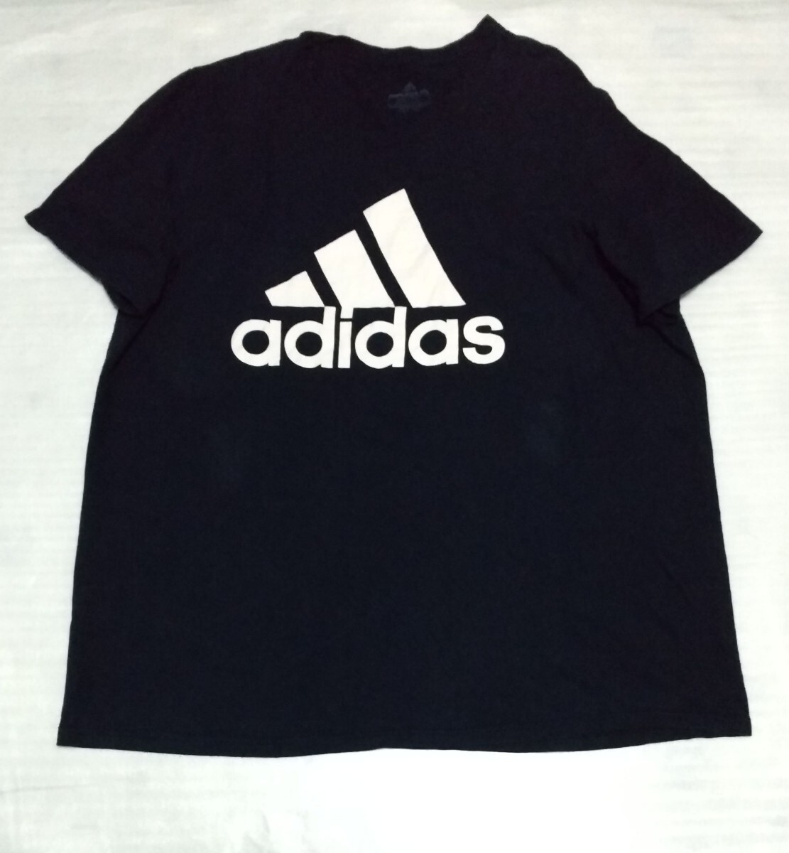 ※adidasのTシャツです。