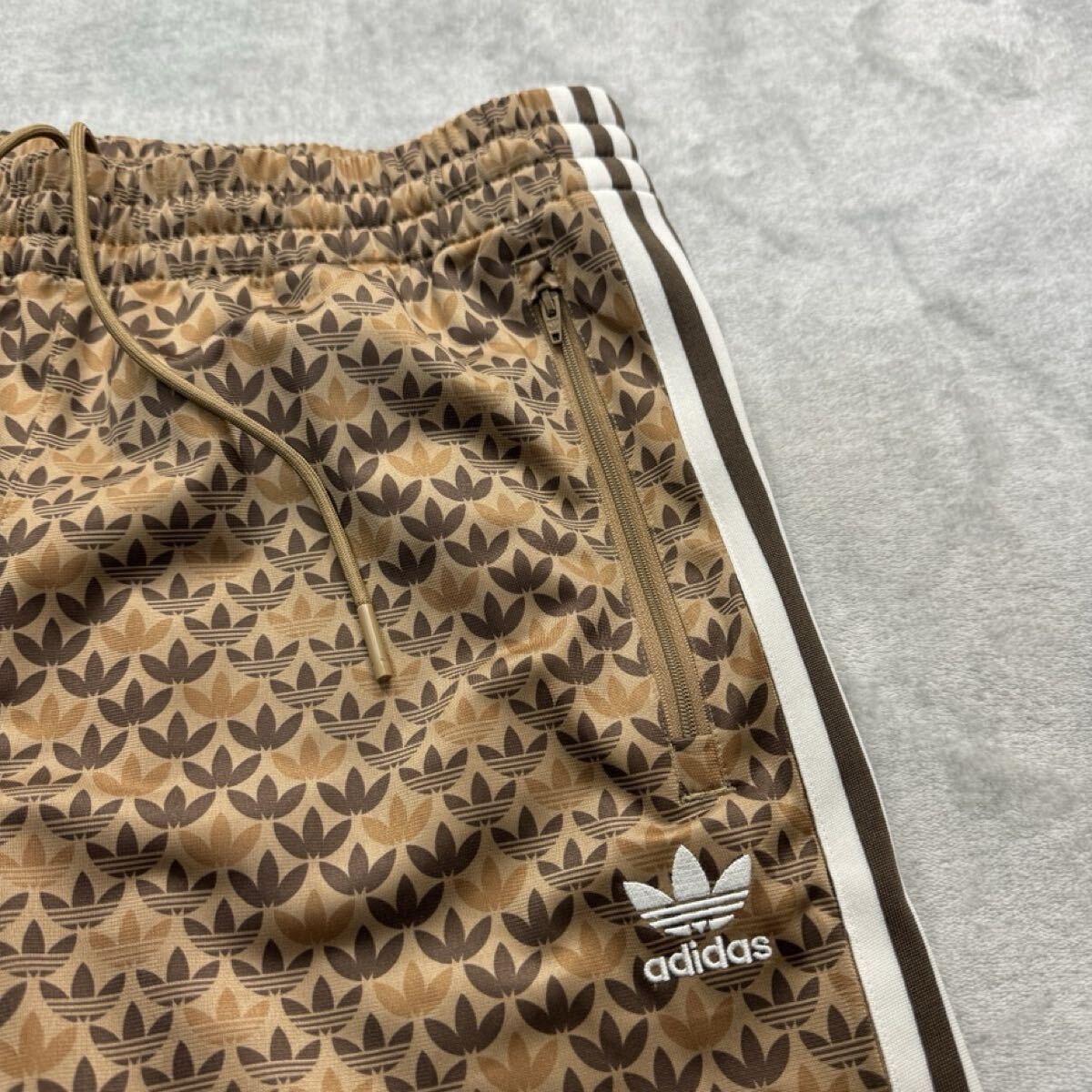 新品未使用 上M 下L adidas Originals セットアップ アディダス 新品未使用 上M 下L adidas Originals セットアップ アディダス