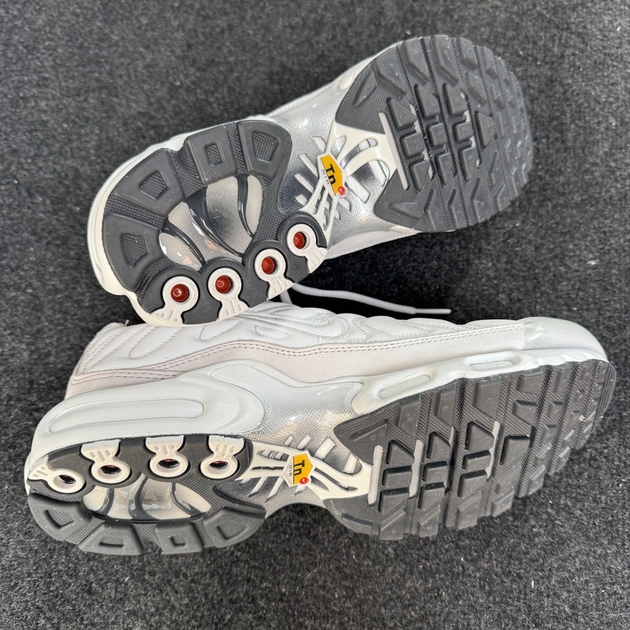 26 5cm 新品未使用 NIKE AIR MAX PLUS ナイキ エアマックス 26 5cm 新品未使用 NIKE AIR MAX PLUS ナイキ エアマックス