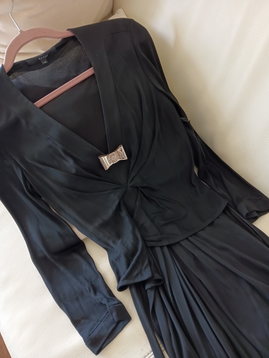 グッチ GUCCI リボン ロゴ ワンピース ブラック ミモレ丈 格安 グッチ GUCCI リボン ロゴ ワンピース ブラック ミモレ丈 格安