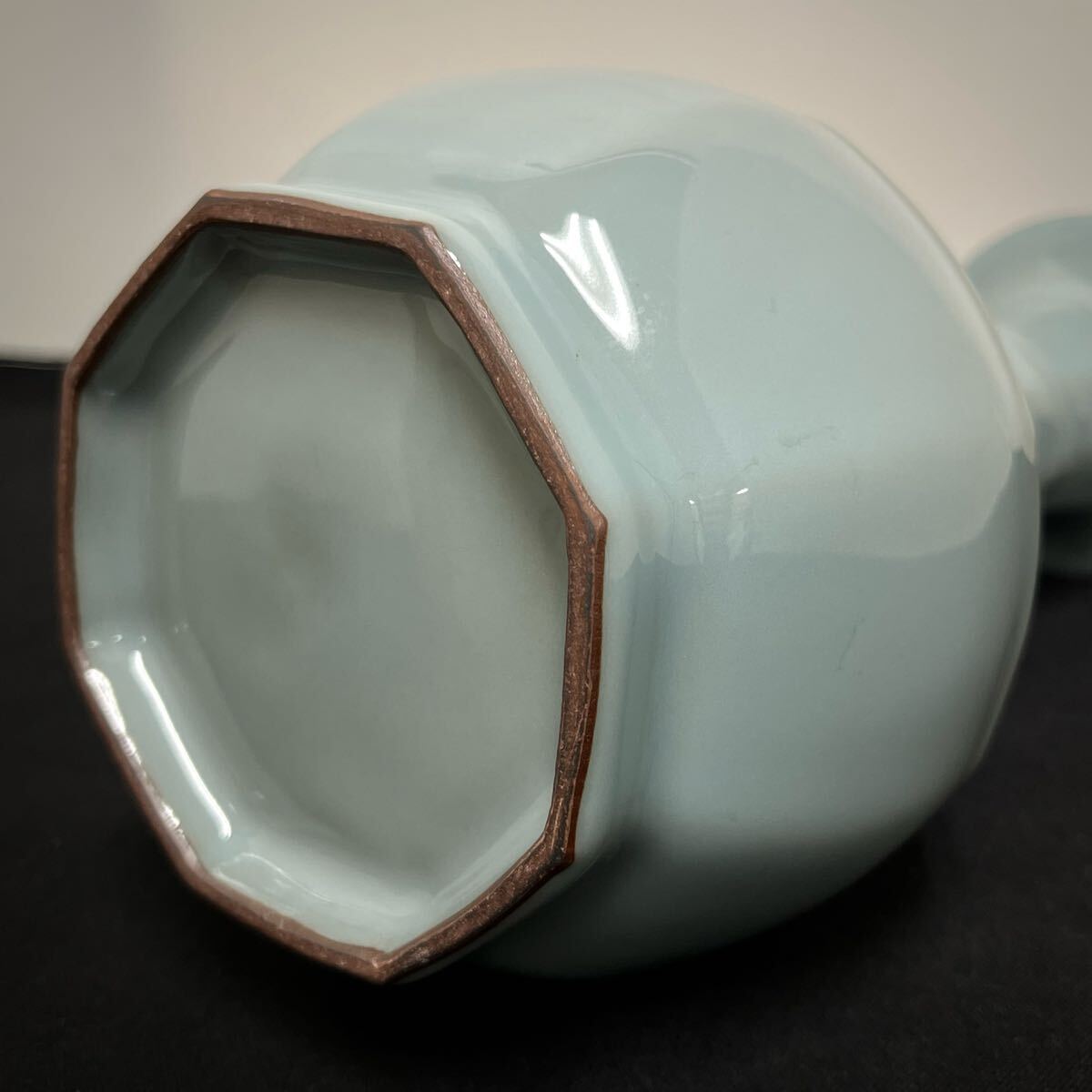 青磁作家 川瀬忍 最高峰 筍型 青磁 花入 共箱 共布 花器 花瓶 極 青磁作家 川瀬忍 最高峰 筍型 青磁 花入 共箱 共布 花器 花瓶 極
