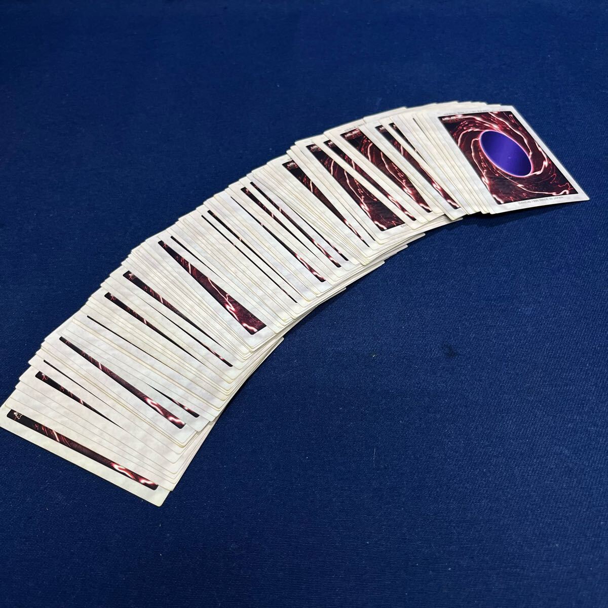 遊戯王 バンダイ版 カード 77枚セット ブルーアイズ ブラック 遊戯王 バンダイ版 カード 77枚セット ブルーアイズ ブラック