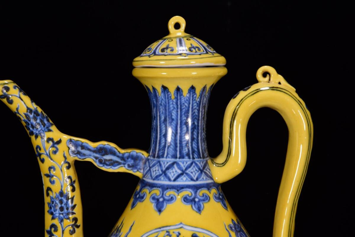 仁】『明・宣德年製款・古陶瓷品・青花・黄釉・龍紋・酒壺』