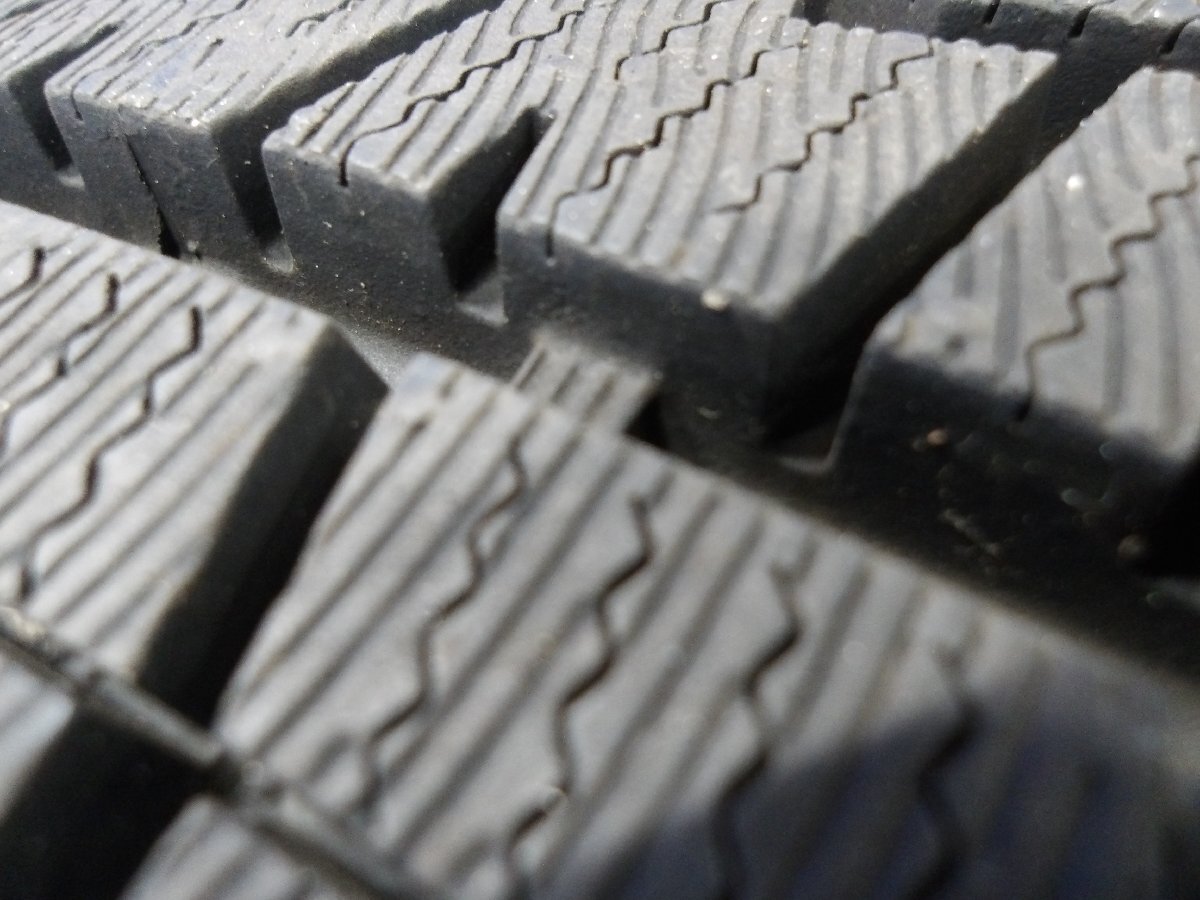 ◎個人宅発送不可『DUNROP　ダンロップ　WINTERMAXX SV01　ウィンターマックス　195/80R15　107/105L.LT　2022年製　冬タイヤ　4本セット』_画像2