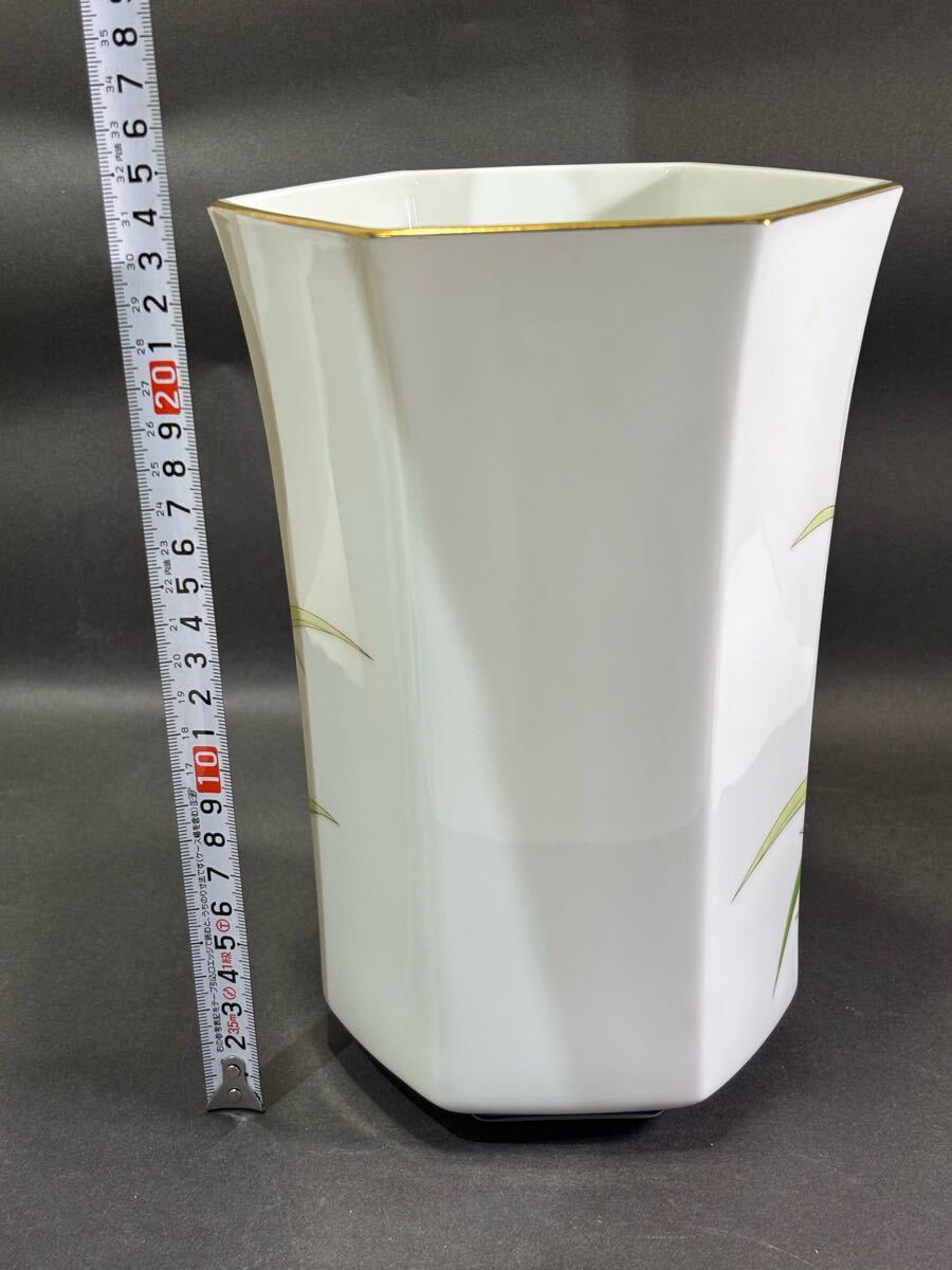 4-8-8 香蘭社 六角花瓶 染付金彩水仙文 高さ24cm 飾壷 花瓶 花器 4-8-8 香蘭社 六角花瓶 染付金彩水仙文 高さ24cm 飾壷 花瓶 花器