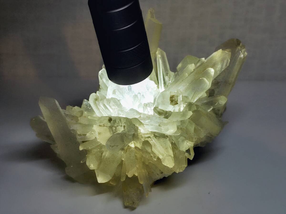 I-36 水晶 305g クォーツ 原石 鑑賞石 自然石 天然石 誕生石 I-36 水晶 305g クォーツ 原石 鑑賞石 自然石 天然石 誕生石