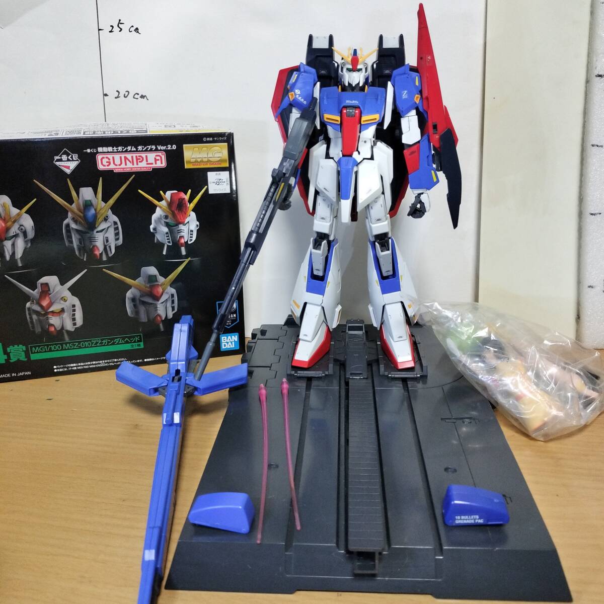 MG 1/100 ゼータガンダム ver2.0 MSZ-006 Zガンダム 完成品 MG 1/100 ゼータガンダム ver2.0 MSZ-006 Zガンダム 完成品