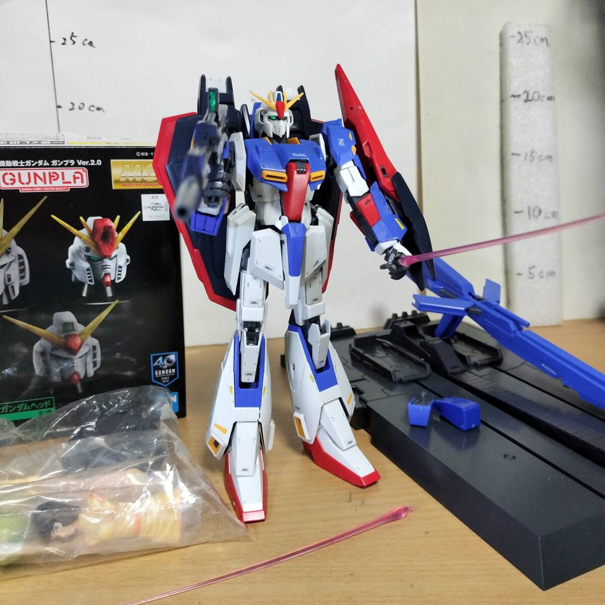 MG 1/100 ゼータガンダム ver2.0 MSZ-006 Zガンダム 完成品 MG 1/100 ゼータガンダム ver2.0 MSZ-006 Zガンダム 完成品